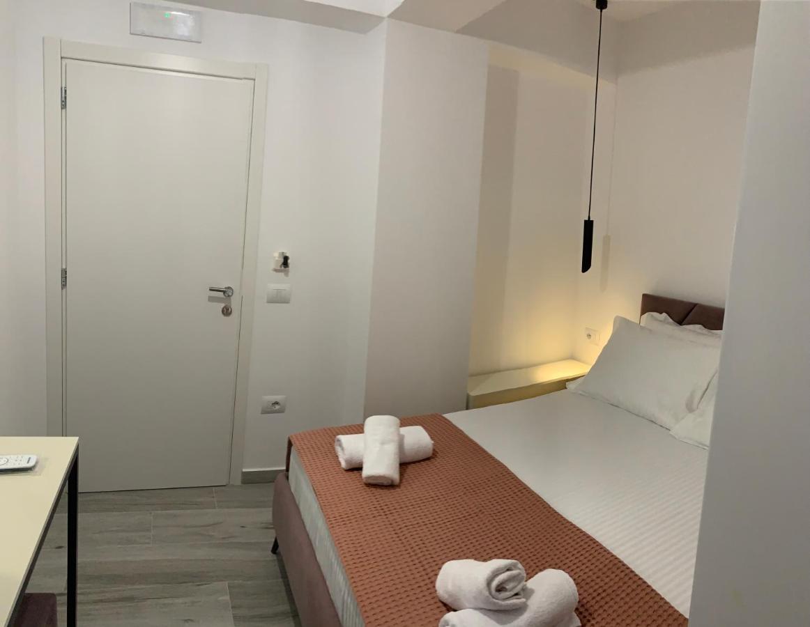 Kekezis Apartments Sarandë Exterior foto